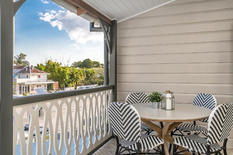 A PERFECT STAY - Luxe & Bloom - Gold Coast 4U 3