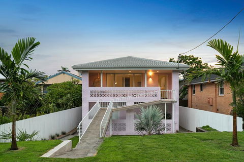 A PERFECT STAY - Sunset Beach - Riverside - Gold Coast 4U 1