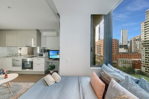A Stylish & Cozy Studio Next To Southern Cross - Accommodation Gold Coast 0