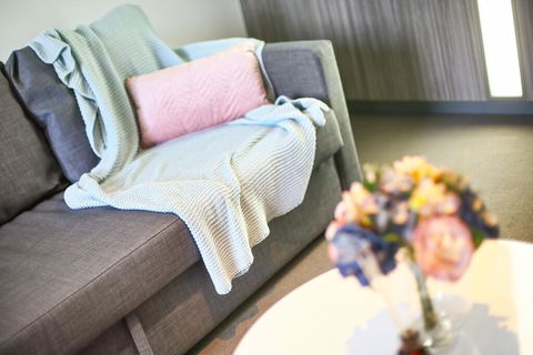 A Stylish & Cozy Studio Next To Southern Cross - Accommodation Gold Coast 2