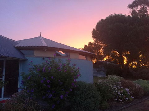 A Victor Harbour Retreat Aldinga-The Round Cottage - Gold Coast 4U 1