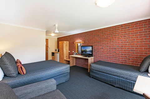 AAt 28 Goldsmith Motel - Accommodation Gold Coast 2