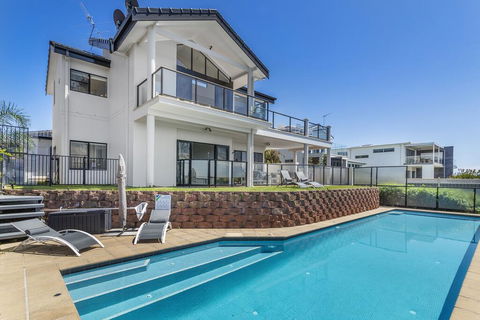 Above And Beyond - Beautiful Home With Pool - Accommodation Gold Coast 0