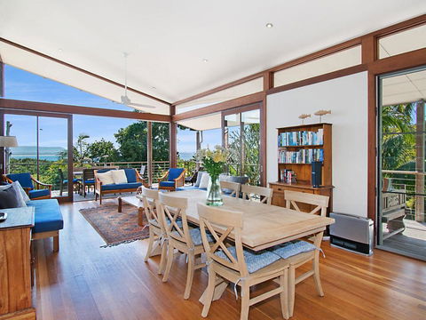 Above The Pass - 1 Gold Coast 3