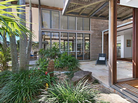 Above The Pass - 1 Gold Coast 2