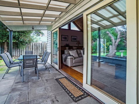 Abrahams On Bank - Gold Coast 4U 1