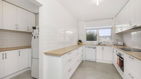 ABSOLUTE BEACHFRONT - FRANKSTON - Gold Coast 4U 2