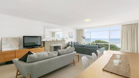 ABSOLUTE BEACHFRONT - FRANKSTON - Gold Coast 4U 0