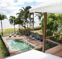 ABSOLUTE BEACHFRONT BLISS  NEWELL BEACH - Accommodation Gold Coast