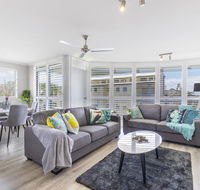 Absolute beachfront penthouse Castaways Beach - Accommodation Gold Coast
