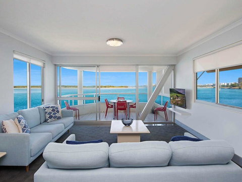 Absolute Waterfront On The Pumicestone Passage - Accommodation Gold Coast 3
