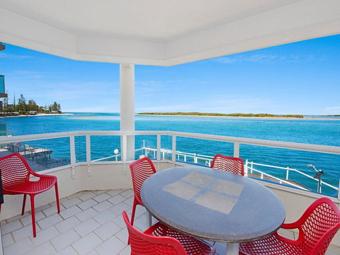 Absolute Waterfront On The Pumicestone Passage - Accommodation Gold Coast 2