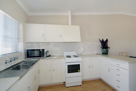 Acacia Holiday & Business Stay - Gold Coast 4U 2