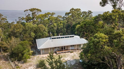 Acacia Lakehouse - The Lake At Your Doorstep - Accommodation Gold Coast 0