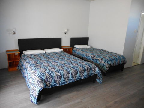 Acacia Rose Motor Inn - Gold Coast 4U 2