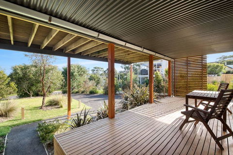 Acqua Vista - Water View, Fireplace, Walk To Beach - Accommodation Gold Coast 3