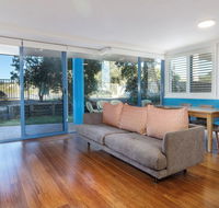 Across the road from the beach - Gold Coast 4U
