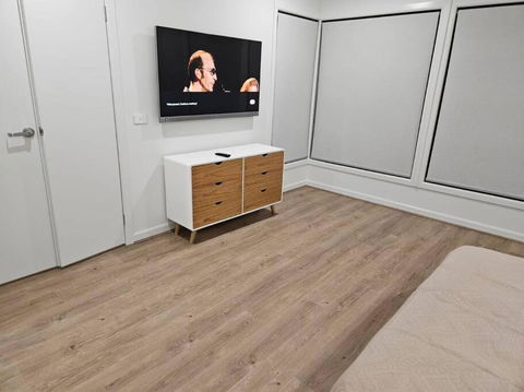 E 4 Room Retreat Family Friendly - Accommodation Gold Coast 2