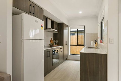 Dual Key 5BR Family Home With Stunning Interior - Accommodation Gold Coast 3
