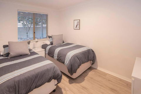 Eagle Bay Summerhaus - Accommodation Gold Coast 4