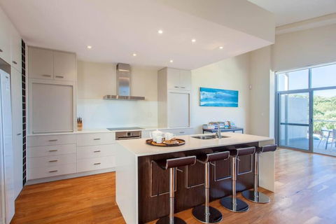 Eagle Escape I Private Properties - Accommodation Gold Coast 4