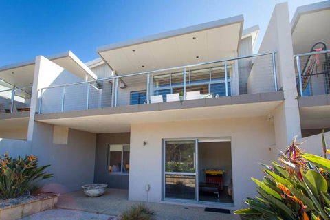 Eagle Escape I Private Properties - Accommodation Gold Coast 1