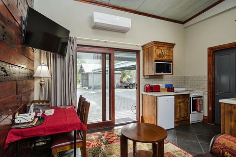 Eagle Foundry Bed & Breakfast - Accommodation Gold Coast 3