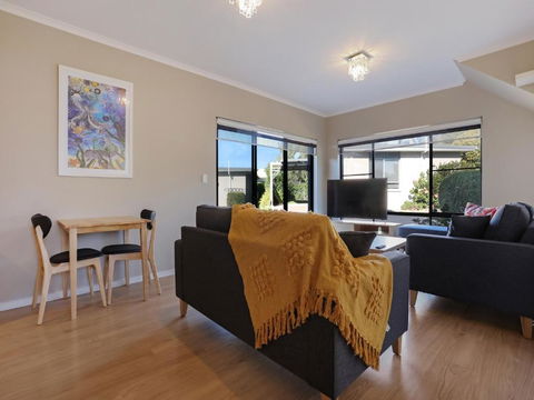 Eagle Heights Holiday Units - Accommodation Gold Coast 2