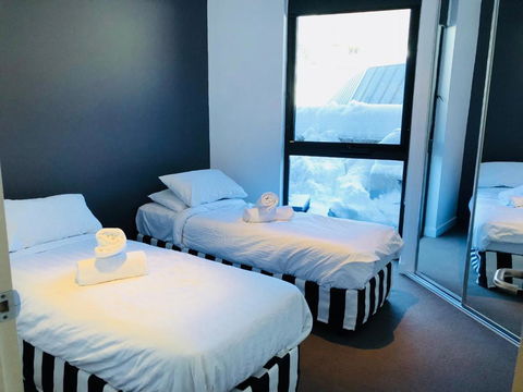 East 302 St Falls - Accommodation Gold Coast 2