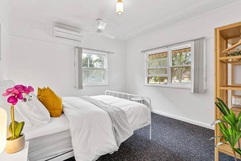 East Hills Waterfront Bliss - Accommodation Gold Coast 1