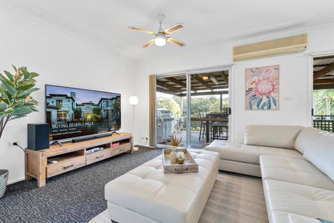 East Hills Waterfront Bliss - Accommodation Gold Coast 3