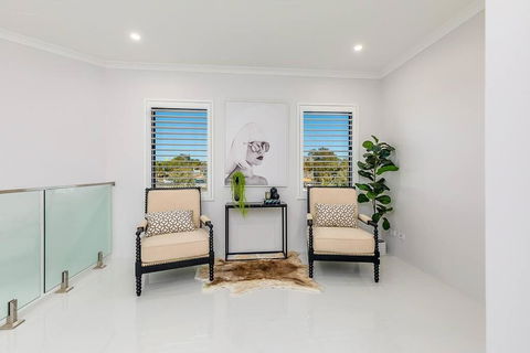 East Vic Park Luxe New Home - Gold Coast 4U 3