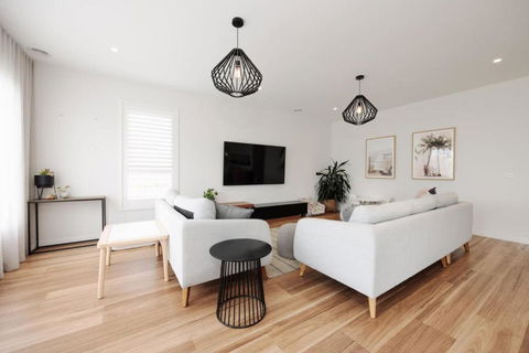 EDEN Spacious Torquay Family Escape - Accommodation Gold Coast 1