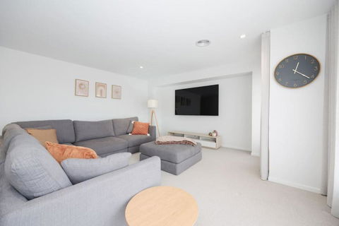 EDEN Spacious Torquay Family Escape - Accommodation Gold Coast 3
