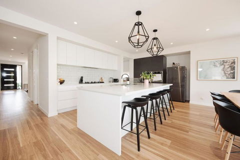 EDEN Spacious Torquay Family Escape - Accommodation Gold Coast 4