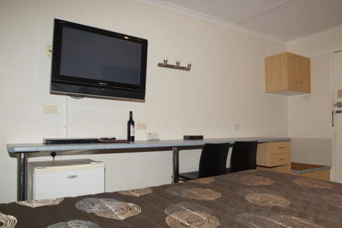 Edinburgh Motor Inn - Accommodation Gold Coast 1
