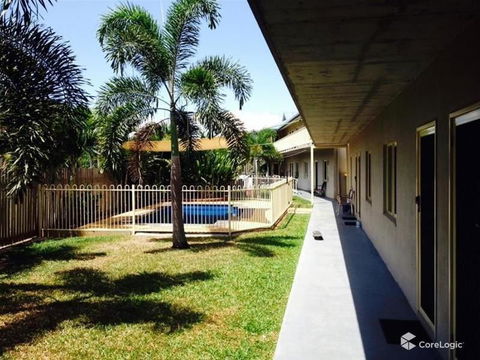 Edmonton Lodge - Accommodation Gold Coast 0