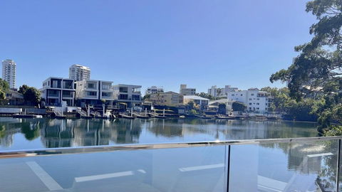 E.S. Surfers Paradise - Accommodation Gold Coast 1