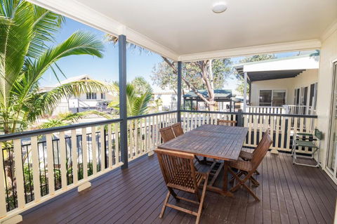 E.V. - Eurong Beach Villa - Accommodation Gold Coast 2