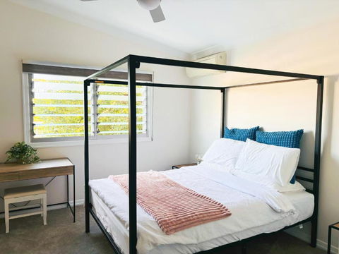 Elegant Villa Near Shopping Mall - Gold Coast 4U 3