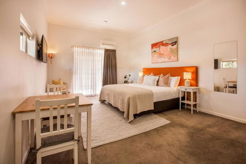 EM Apartments - Accommodation Gold Coast 3