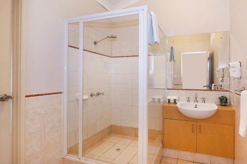 EM Apartments - Accommodation Gold Coast 1