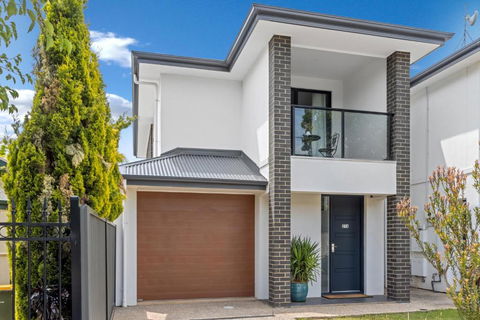Entire 2 Storey Home In Tranmere - Accommodation Gold Coast 0