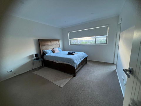 Entire 4 BR House In Moncrieff Close To Playground - Accommodation Gold Coast 3