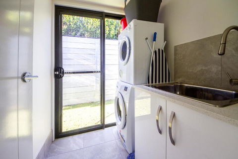 Executive Home Accommodation 34 - Gold Coast 4U 2