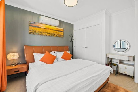 Equitice Autumn Moonlight Villa - Accommodation Gold Coast 4