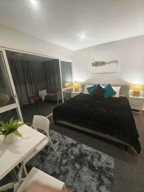 Entire Studio Apartment - Self Check-in - Accommodation Gold Coast 0