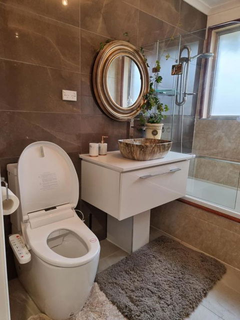 Entire 3 Bed Rooms Unit -Rosy House 1 - Gold Coast 4U 3