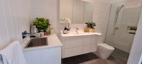 Fab 4brm Home With Pool A 15 Min Walk To Beach - Accommodation Gold Coast 4