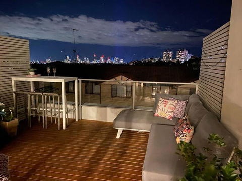 Fab Penthouse Near Bondi / Bronte, Shops & Bars - Accommodation Gold Coast 4